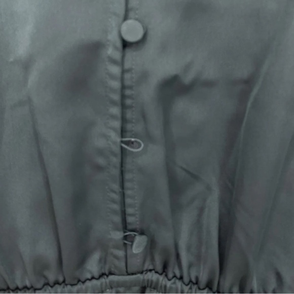 J. Crew Top Womens 00 Green Satin V-Neck Button Detail Peplum Elastic Waist - Picture 3 of 12